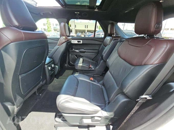 2020 Ford Explorer Platinum - miniatura 13