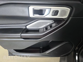2020 Ford Explorer Platinum – miniatura 9