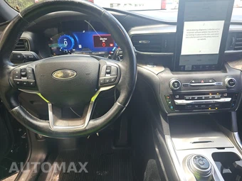 2020 Ford Explorer Platinum - miniatura 11