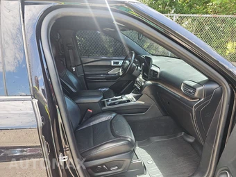2020 Ford Explorer Platinum - miniatura 8