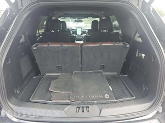 2020 Ford Explorer Platinum - miniatura 12