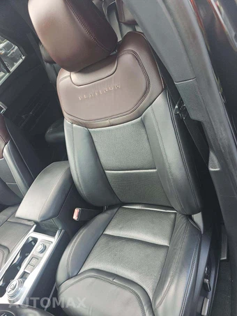2020 Ford Explorer Platinum - miniatura 3