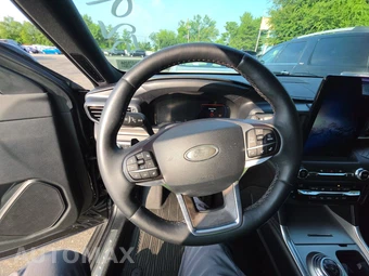 2020 Ford Explorer Platinum - miniatura 10