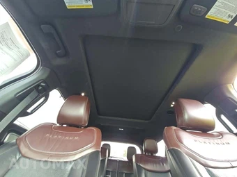 2020 Ford Explorer Platinum - miniatura 11