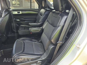 2020 Ford Explorer ST - miniatura 13