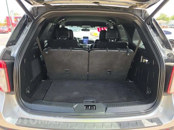 2020 Ford Explorer ST - miniatura 15