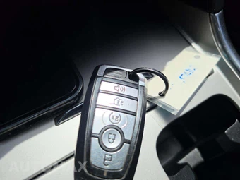 2020 Ford Explorer ST - miniatura 8