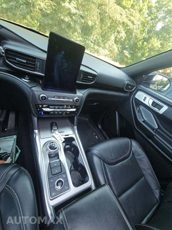 2020 Ford Explorer ST - miniatura 10