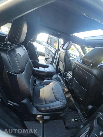 2020 Ford Explorer ST - miniatura 17