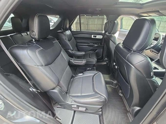 2020 Ford Explorer ST - miniatura 17