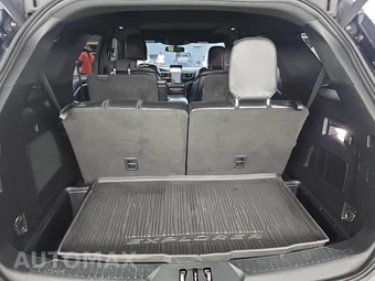 2020 Ford Explorer ST - miniatura 13