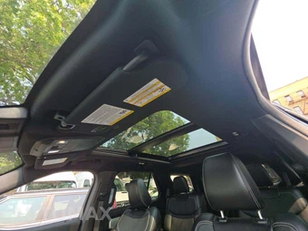 2020 Ford Explorer ST - miniatura 11