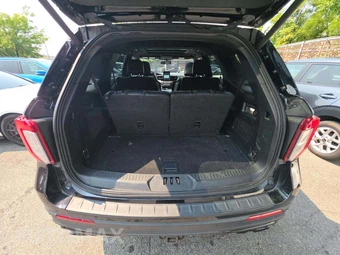 2020 Ford Explorer ST - miniatura 15