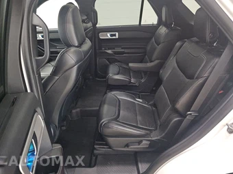 2020 Ford Explorer ST - miniatura 13