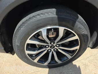 2020 Ford Explorer ST - miniatura 8
