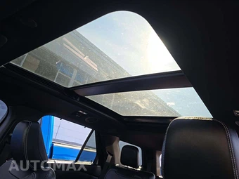 2020 Ford Explorer ST - miniatura 11