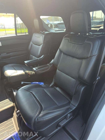 2020 Ford Explorer ST - miniatura 13