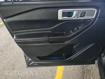 2020 Ford Explorer ST - miniatura 9
