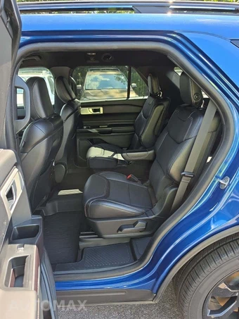 2020 Ford Explorer ST - miniatura 13