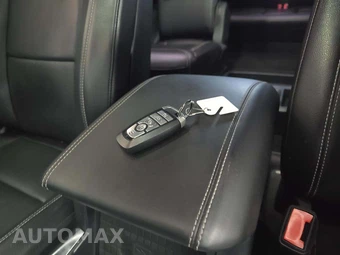 2020 Ford Explorer ST - miniatura 8
