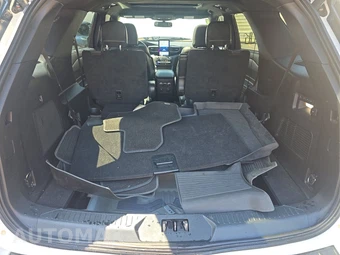 2020 Ford Explorer ST - miniatura 17