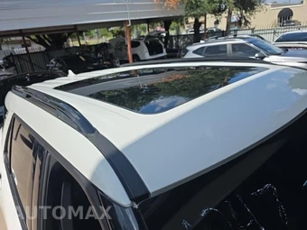 2020 Ford Explorer ST - miniatura 15