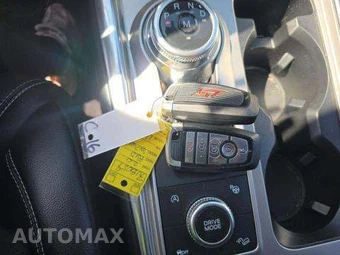 2020 Ford Explorer ST - miniatura 8