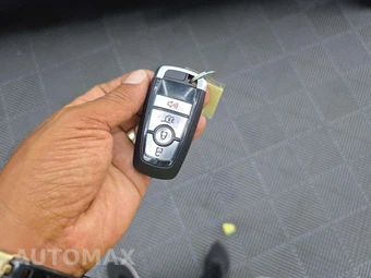 2020 Ford Explorer XLT - miniatura 8