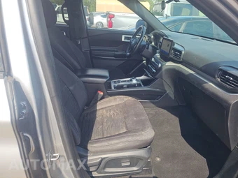 2020 Ford Explorer XLT - miniatura 8