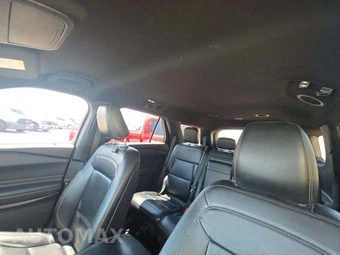 2020 Ford Explorer XLT - miniatura 11