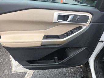 2020 Ford Explorer XLT – miniatura 9