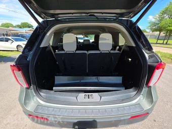 2020 Ford Explorer XLT - miniatura 12