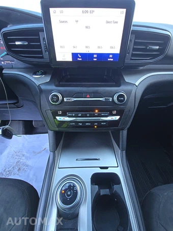 2020 Ford Explorer XLT – miniatura 11