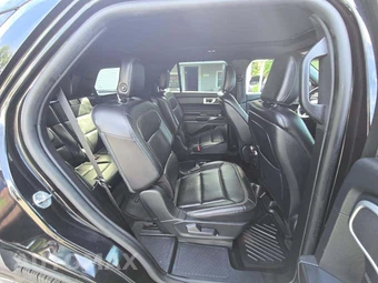 2020 Ford Explorer XLT - miniatura 14