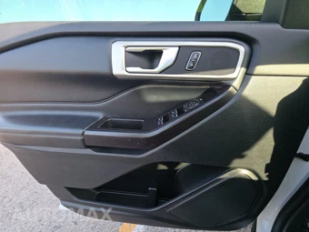 2020 Ford Explorer XLT - miniatura 9