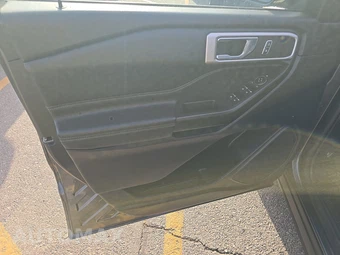 2020 Ford Explorer XLT – miniatura 9