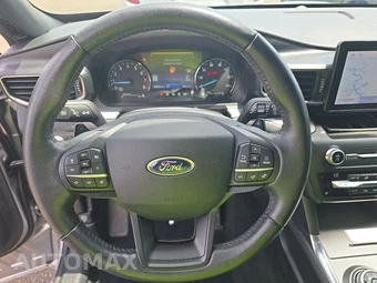 2020 Ford Explorer XLT – miniatura 10