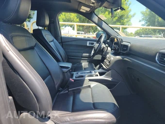 2020 Ford Explorer XLT - miniatura 8