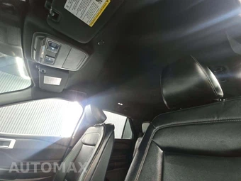 2020 Ford Explorer XLT - miniatura 8