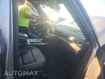 2020 Ford Explorer XLT - miniatura 8