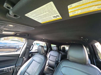 2020 Ford Explorer XLT - miniatura 11