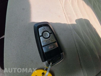 2020 Ford Explorer XLT - miniatura 8