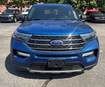 2020 Ford Explorer XLT - miniatura 3