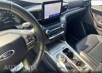 2020 Ford Explorer XLT - miniatura 8