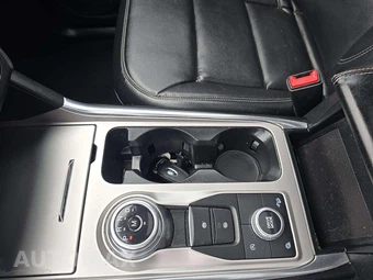 2020 Ford Explorer XLT - miniatura 8