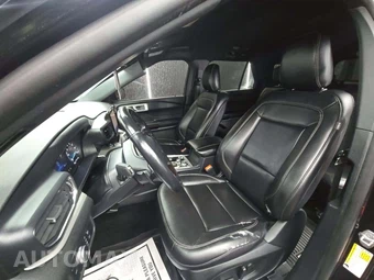 2020 Ford Explorer XLT – miniatura 3