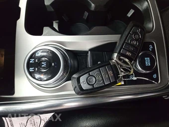 2020 Ford Explorer XLT – miniatura 5