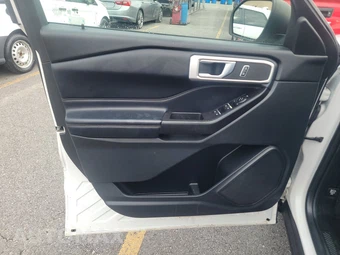 2020 Ford Explorer XLT - miniatura 9