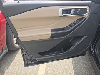 2020 Ford Explorer XLT – miniatura 9