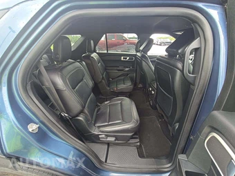 2020 Ford Explorer XLT - miniatura 14